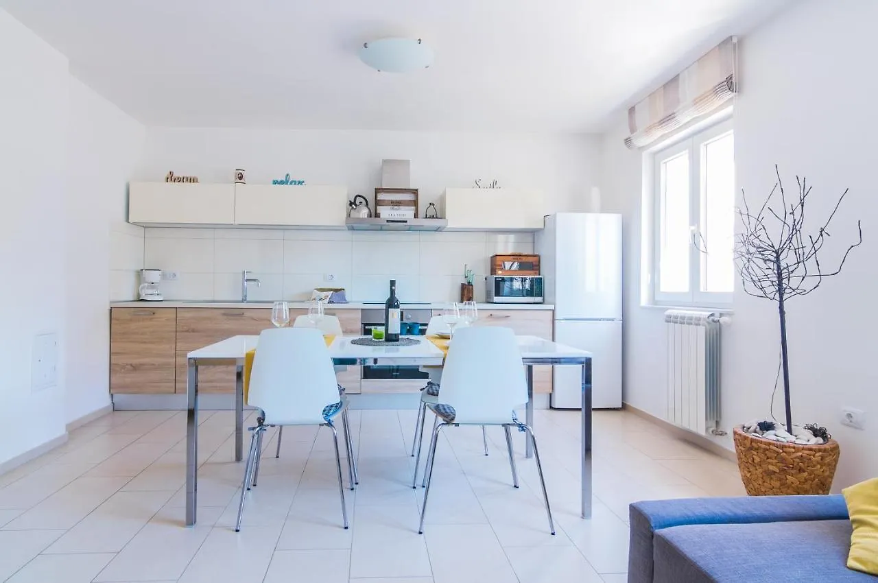 Apartments Nicole Pula Croatia