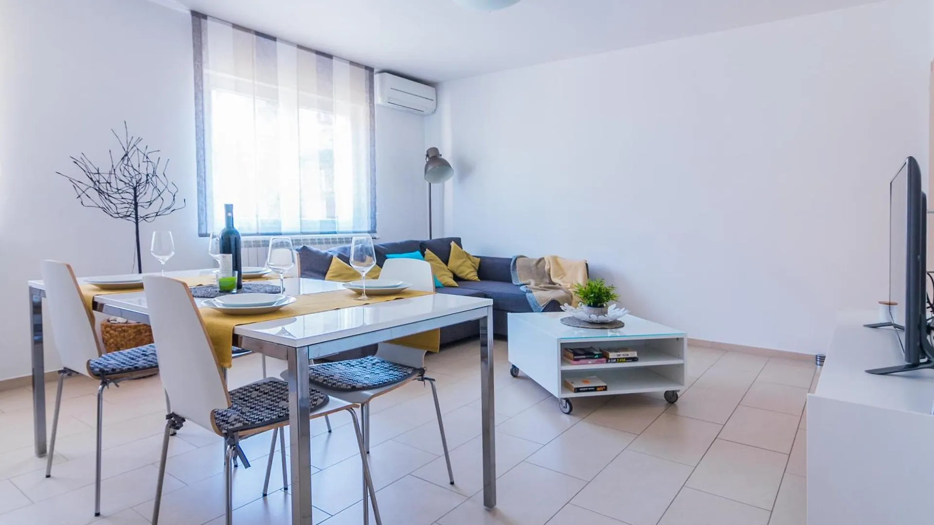 Apartments Nicole Pula
