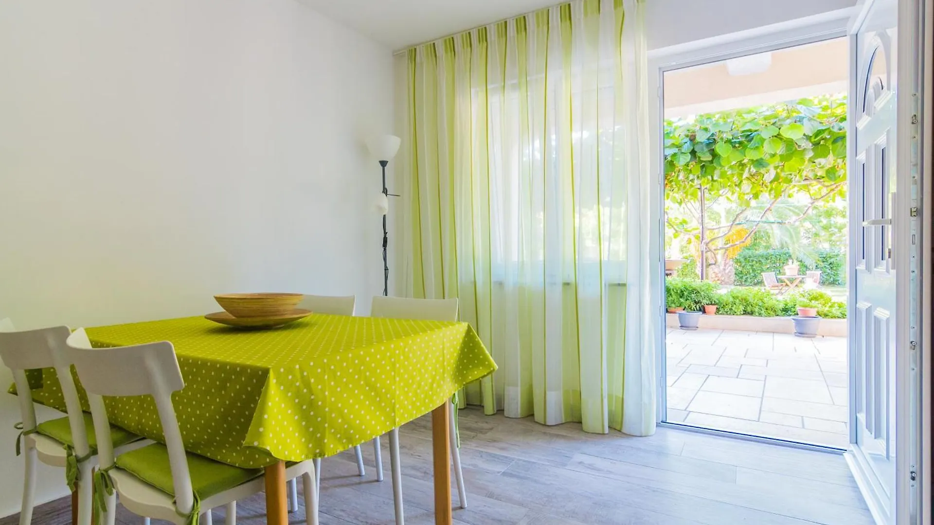 Apartments Nicole Pula 0*,  Croatia